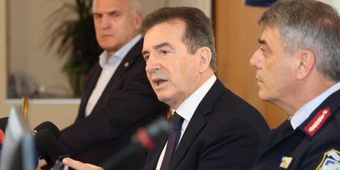 Ο υπουργός Προστασίας του Πολίτη Μιχάλης Χρυσοχοΐδης ανακοινώνει τα μέτρα για την Κρήτη