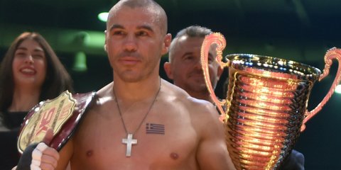 Ο Μιχάλης Ζαμπίδης στο ρινγκ