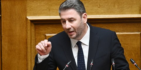 Ο Νίκος Ανδρουλάκης στο βήμα της Βουλής