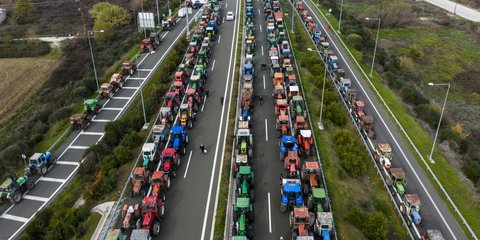 Μπλόκα αγροτών σε όλη τη χώρα
