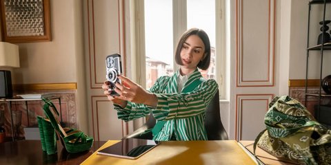 Γαλλίδα fashion stylist αποκαλύπτει πώς να δείχνετε πραγματικά σαν να είστε από το Παρίσι