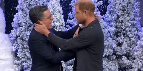  Ο πρίγκιπας Χάρι στον Στίβεν Κολμπέρ