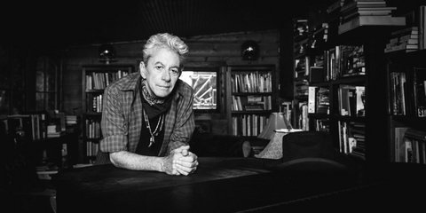 Ο Αμερικανός μουσικός Τζο Ίλι 