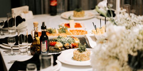 Δείπνο στο τραπέζι