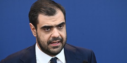 Ο Παύλος Μαρινάκης στην ενημέρωση των πολιτικών συντακτών