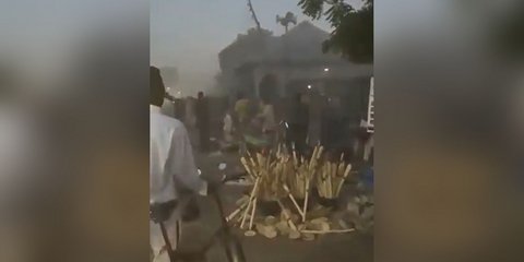 Στιγμιότυπο μετά την πολύνεκρη έκρηξη σε τζαμί στη Νιγηρία 