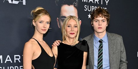 30 χρόνια μετά: Η Απλ Μάρτιν αναβιώνει iconic look της μητέρας της, Γκουίνεθ Πάλτροου