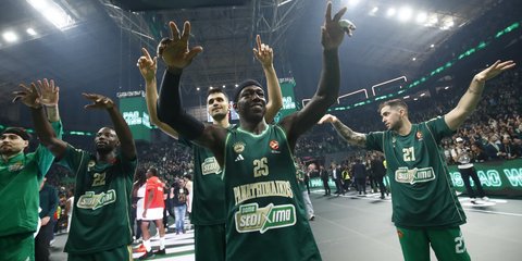 Οι παίκτες του Παναθηναϊκού πανυγηρίζουν