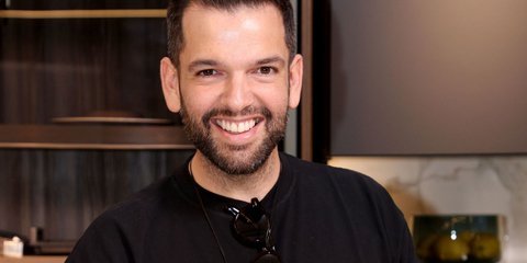 Ο Πέτρος Συρίγος μάς στρώνει το γιορτινό τραπέζι -Συνταγές για το χριστουγεννιάτικο δείπνο