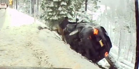 Oι επιβάτες του SUV σώθηκαν χάρη στην παρέμβαση περαστικών