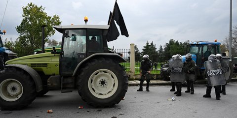 Επεισόδια μεταξύ αγροτών και αστυνομίας