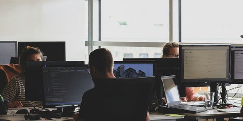 Άνθρωποι που δουλεύουν 