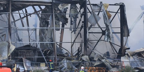 Φωτιά σε μπισκοτοβιομηχανία στα Τρίκαλα