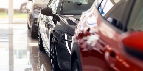 Έκθεση καινούργιων αυτοκινήτων 