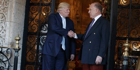 Ο πρόεδρος των ΗΠΑ, Ντόναλντ Τραμπ και ο δισεκατομμυριούχος φίλος του, Ρόλαντ Λόντερ