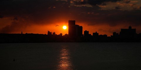 Ηλιοβασίλεμα πάνω από τον κόλπο της Αβάνας