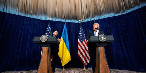 Οι πρόεδροι ΗΠΑ και Ουκρανίας, Ντόναλντ Τραμπ και Βολοντίμιρ Ζελένσκι 