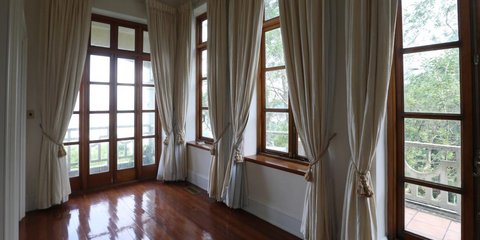 Οι κουρτίνες που θεωρούνται πλέον ξεπερασμένες και η εναλλακτική που κυριαρχεί