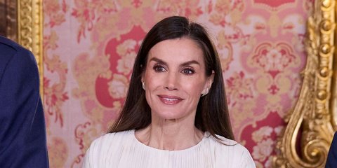 Η πρώτη εμφάνιση της βασίλισσας Λετίθια για το 2026 αναδεικνύει δύο κομψές στιλιστικές επιλογές