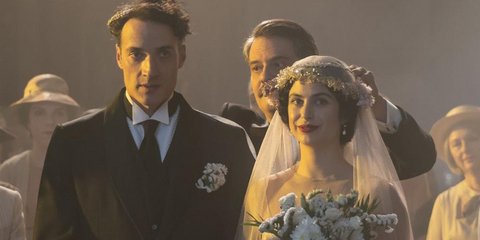 Ποια είναι η «Μεγάλη Χίμαιρα» που έγινε σειρά στην ΕΡΤ και φέρνει ξανά στο προσκήνιο τον Καραγάτση