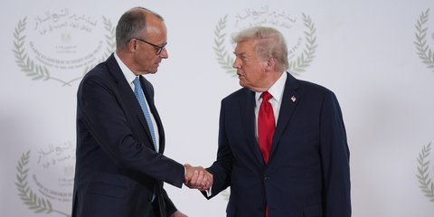 Ο Γερμανός καγκελάριος Φρίντριχ Μερτς με τον Αμερικανό πρόεδρο Ντόναλντ Τραμπ 