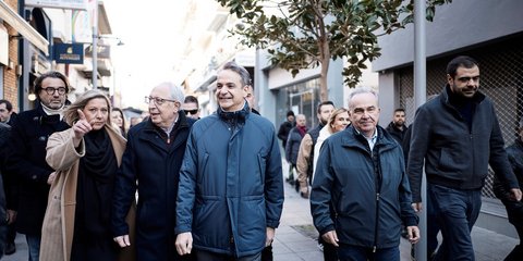 Στο Μαρούσι συνομίλησε με πολίτες ο Κυριάκος Μητσοτάκης