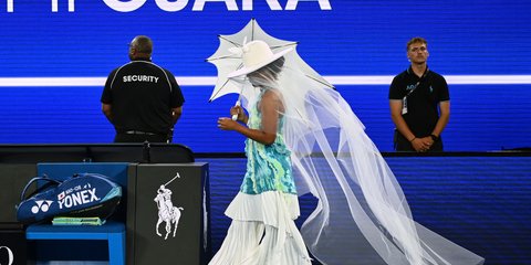 Η Ναόμι Οσάκα με φόρεμα στο Australian Open