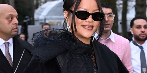 Η Ριάνα στην επίδειξη μόδας του οίκου Dior