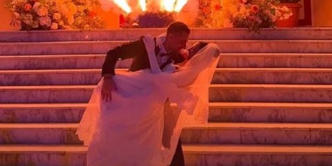 Παντρεύτηκαν Σάκης Κατσούλης και Μαριαλένα Ρουμελιώτη 