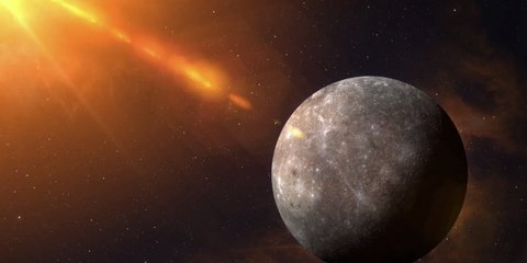 Ο Ερμής, ένα από τα μεγαλύτερα αινίγματα της πλανητικής επιστήμης: είναι μικρός, υπερβολικά... μεταλλικός και «κολλημένος» σε μια τροχιά που δεν ταιριάζει εύκολα με τα μοντέλα σχηματισμού πλανητών / SHUTTERSTOCK