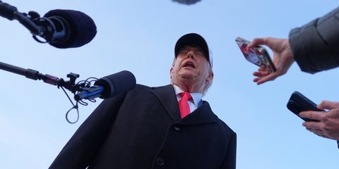 Ντοναλντ Τραμπ μικροφωνα