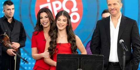 Ο Χάρης Βαρθακούρης με την σύζυγό του Αντελίνα και την κόρη τους Λιόνα