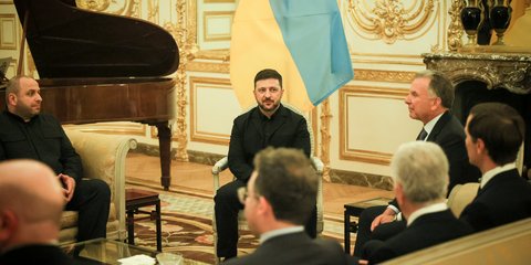 Ο Βολόντιμιρ Ζελένσκι σε συνομιλίες με τον Γουίτκοφ