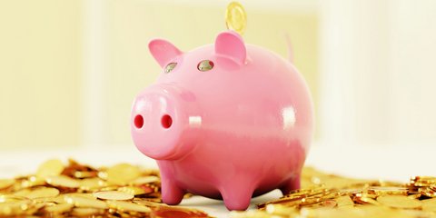 Κουμπαράς με χρήματα