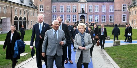 Φον ντερ Λάιεν και Ακόστα μαζί με άλλους ηγέτες