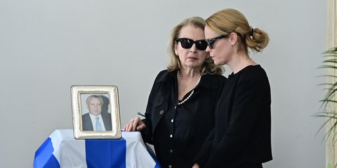 λενα παπαληγουρα