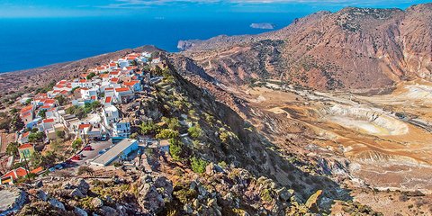 Το ενεργό ηφαίστειο της Νισύρου μαζί με τις τριγύρω βραχονησίδες και τον θαλάσσιο χώρο αποκτούν διεθνή αναγνώριση για τον ξεχωριστό γεωλογικό τους πλούτο / SHUTTERSTOCK