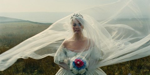  Μάργκο Ρόμπι νυφη