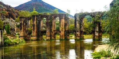 Η επιβλητική παρουσία του Ρωμαϊκού Υδραγωγείου της Νικόπολης 