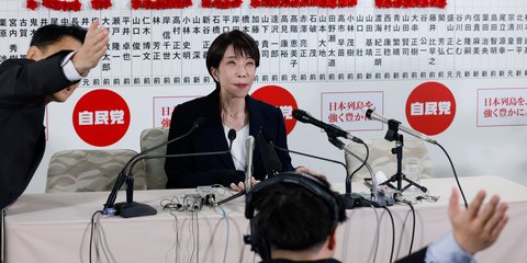 Η Γιαπωνέζα πρωθυπουργός, Σανάε Τακαΐτσι