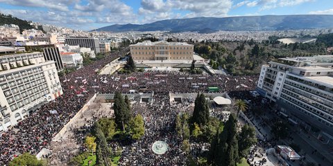 Συγκέντρωση στο Σύνταγμα για τα τρία χρόνια από την τραγωδία των Τεμπών 