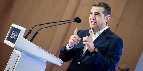 Ο Αλέξης Τσίπρας στην παρουσίαση του βιβλίου του στη Λάρισα