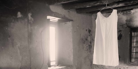 Πορτελάτα και Μισοφόρια: ξεδιπλώνοντας τα γυναικεία εσώρουχα της φορεσιάς της Πάρου