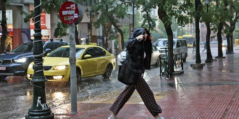 Βροχές και καταιγίδες σε όλη τη χώρα