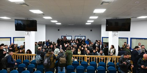 H αίθουσα στη δίκη των Τεμπών