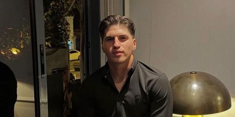 21χρονος ποδοσφαιριστής