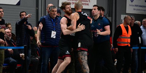 Ο Εβάν Φουρνιέ στο ματς με τον Πανιώνιο