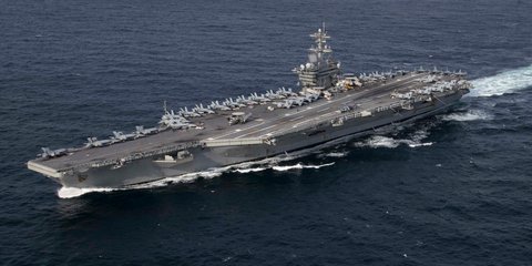 Το αμερικανικό αεροπλανοφόρο Αβραάμ Λίνκολν