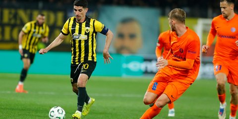 Ο Μάνταλος στο ματς με την Τσέλιε