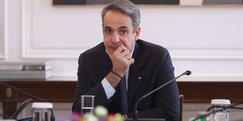 Ο πρωθυπουργός, Κυριάκος Μητσοτάκης στη συνάντηση με τον περιφερειακό διευθυντή του Π.Ο.Υ Hans Kluge 